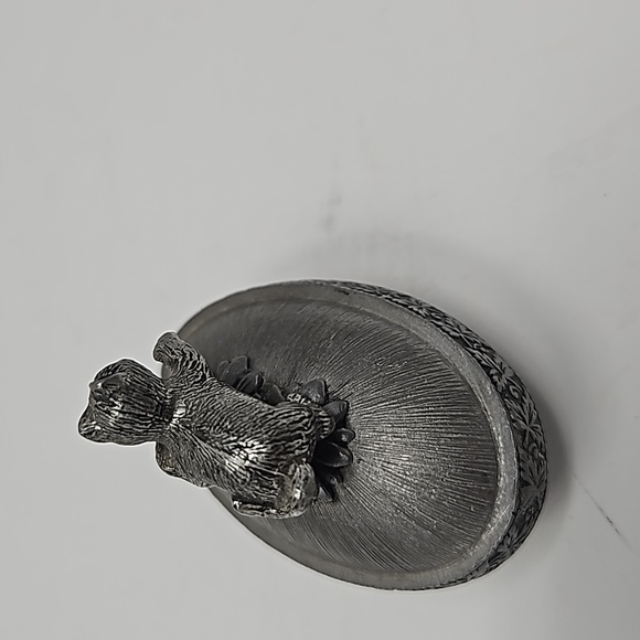 Vintage 1980 Pewter Easter Egg w/ Cat Kitten Kitty Trinket Box Yorkshire Design - Picture 4 of 6